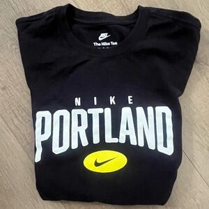 The Nike‎ Tee Portland Black Yellow Logo Unisex XS Cotton Activewear Streetwear